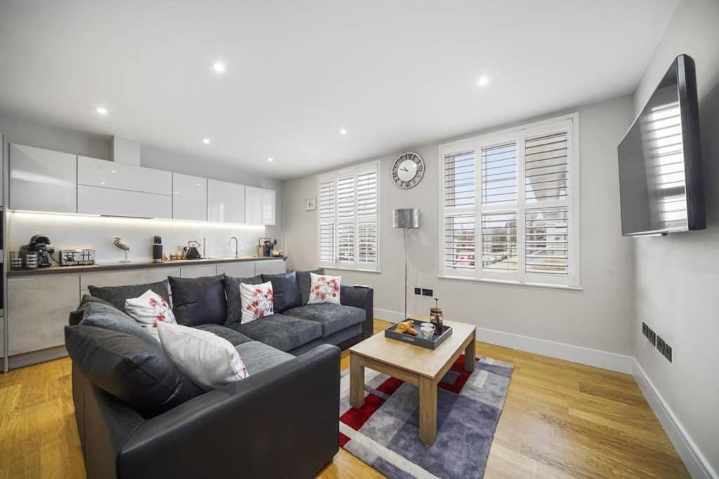 Flat 3 Bridge House Staines-upon-Thames Exterior foto