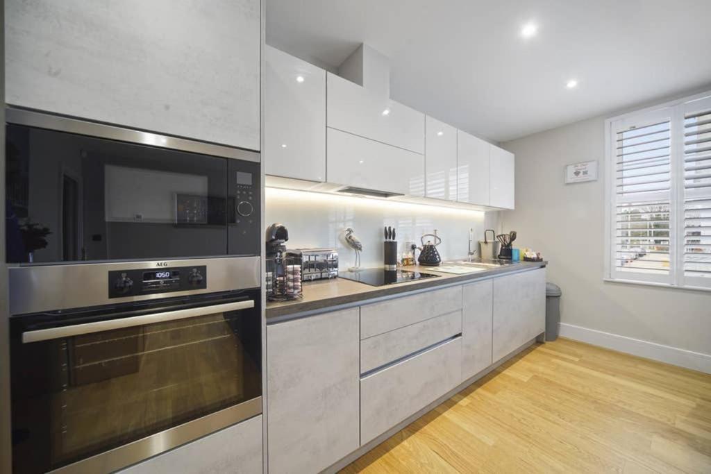 Flat 3 Bridge House Staines-upon-Thames Exterior foto